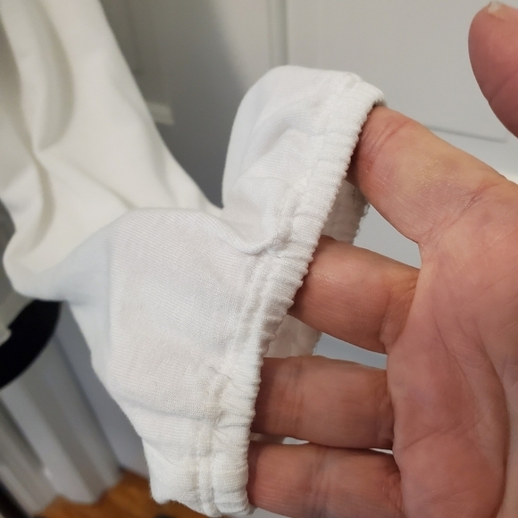 Banana Republic White Gathered Hem Knit Top Size XS, casual, comfy - Picture 3 of 9